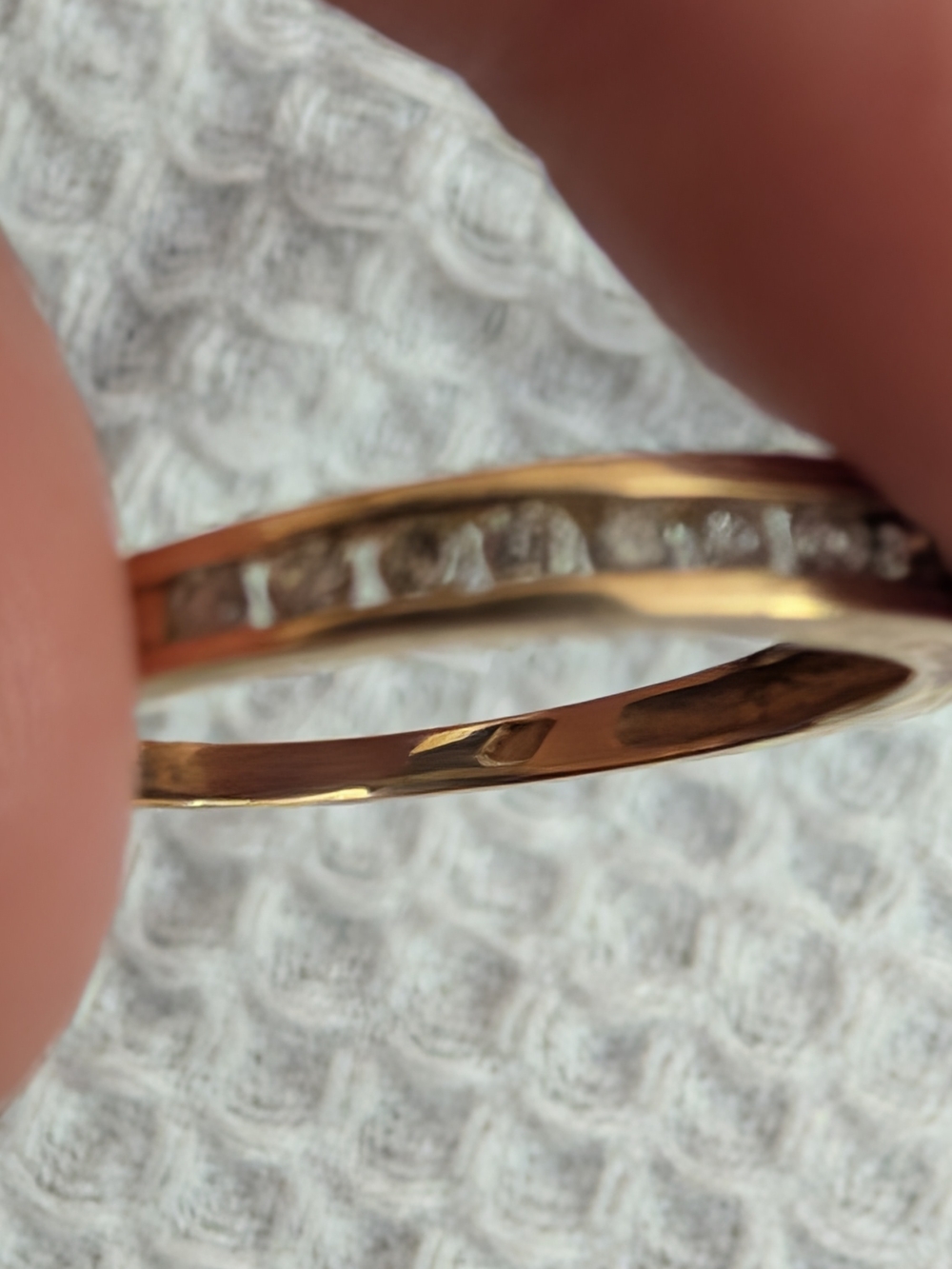 Yellow-gold Channel-set Ring - Picture 6 of 6